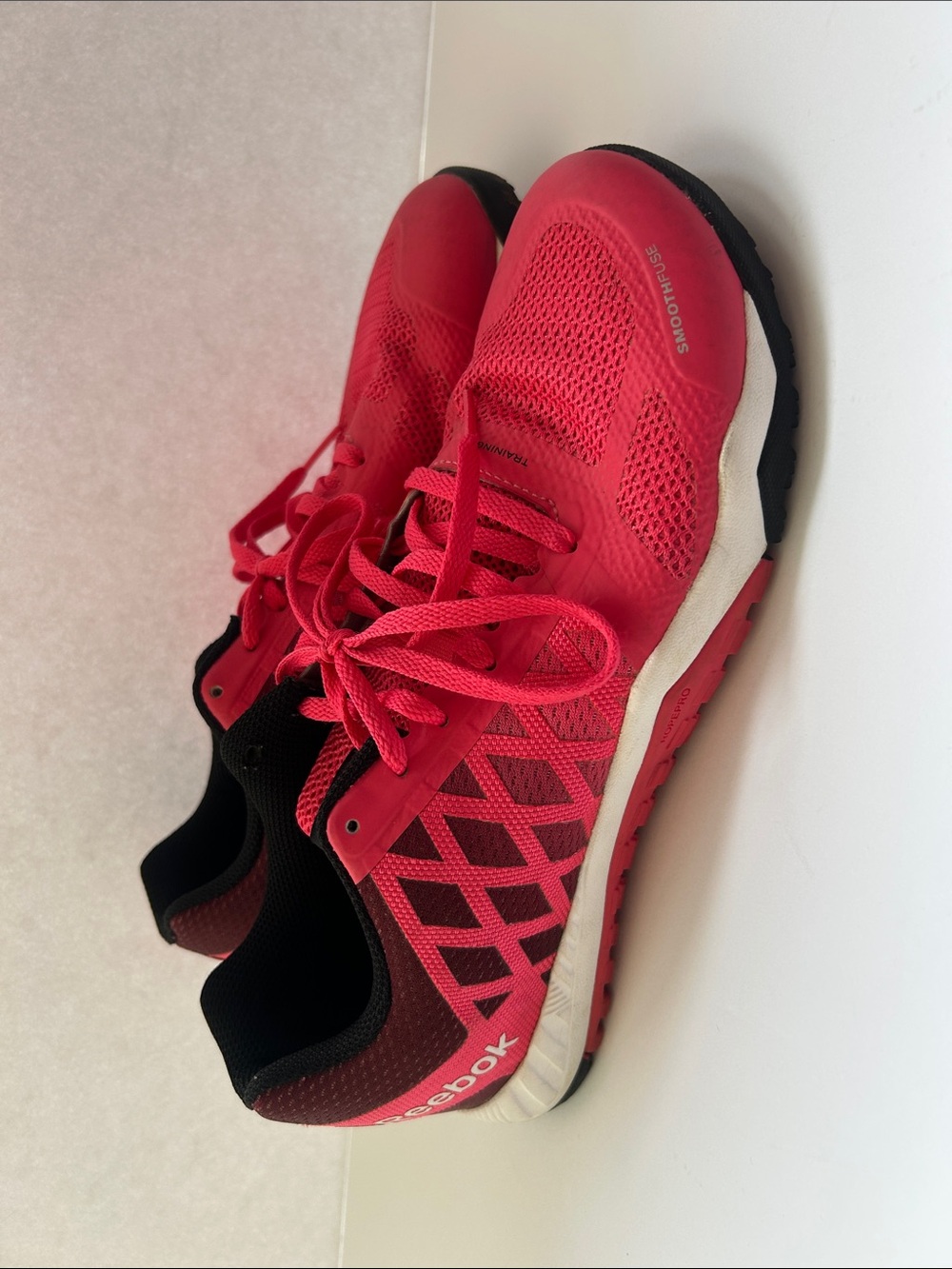Reebok Women's Nanotech Smoothfuse Hot Pink and Black Training Shoes Sneakers